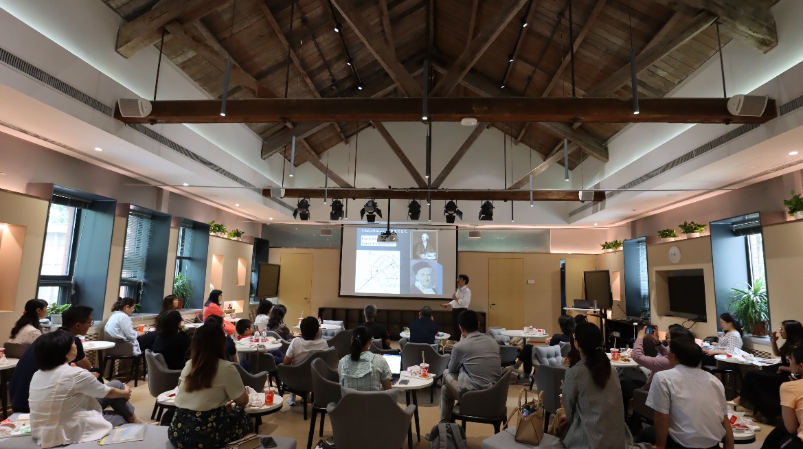 2025新澳门开门原料免费