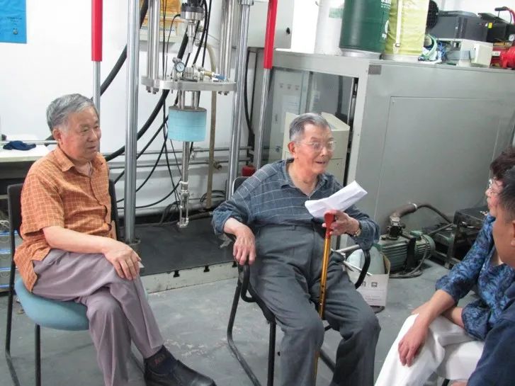 2025新澳门开门原料免费