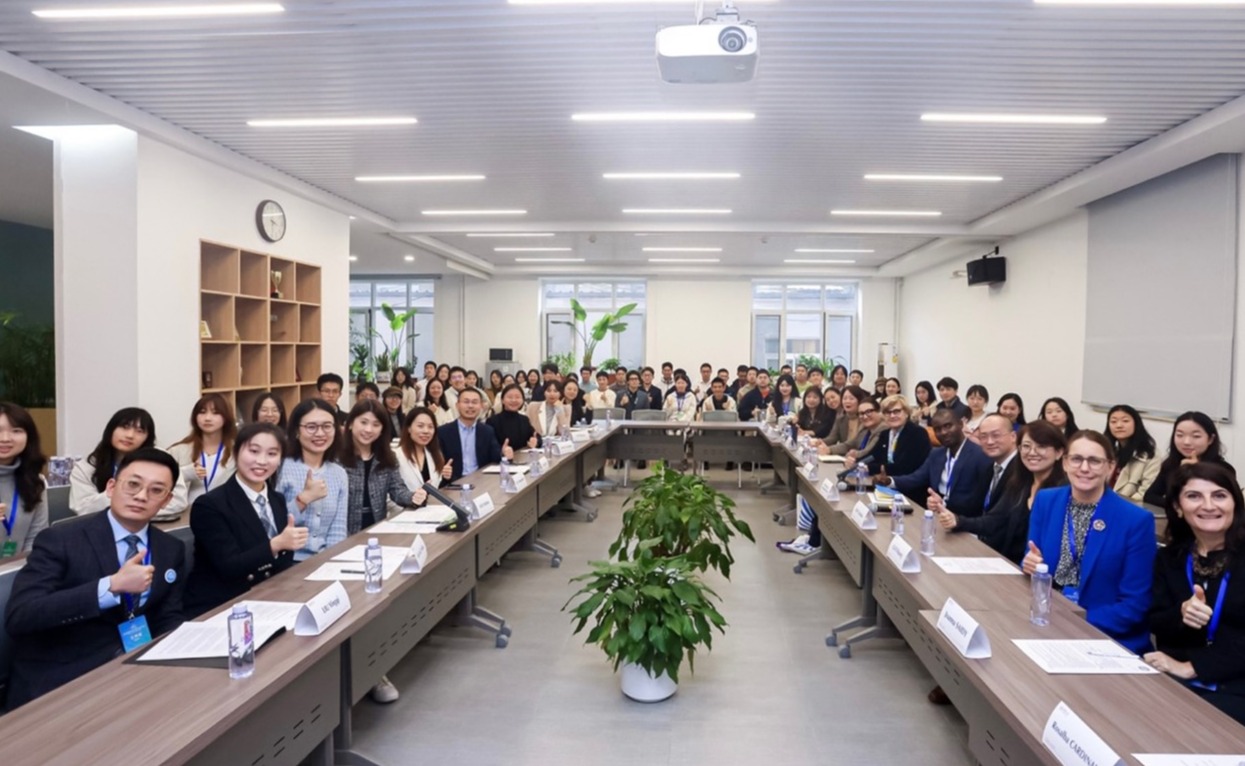 2025新澳门开门原料免费