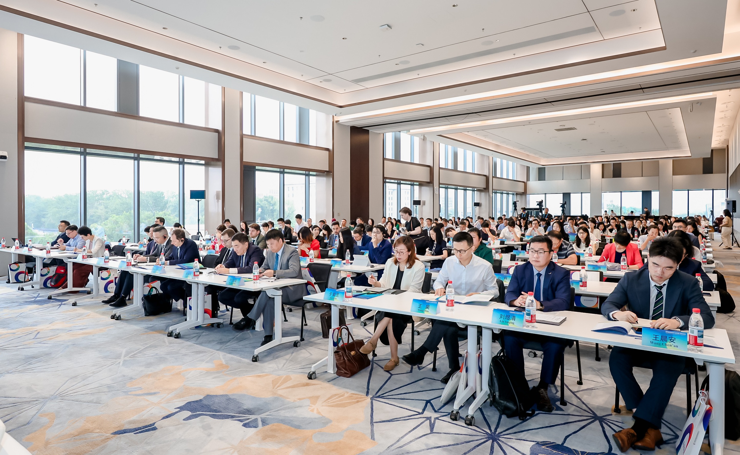 2025新澳门开门原料免费