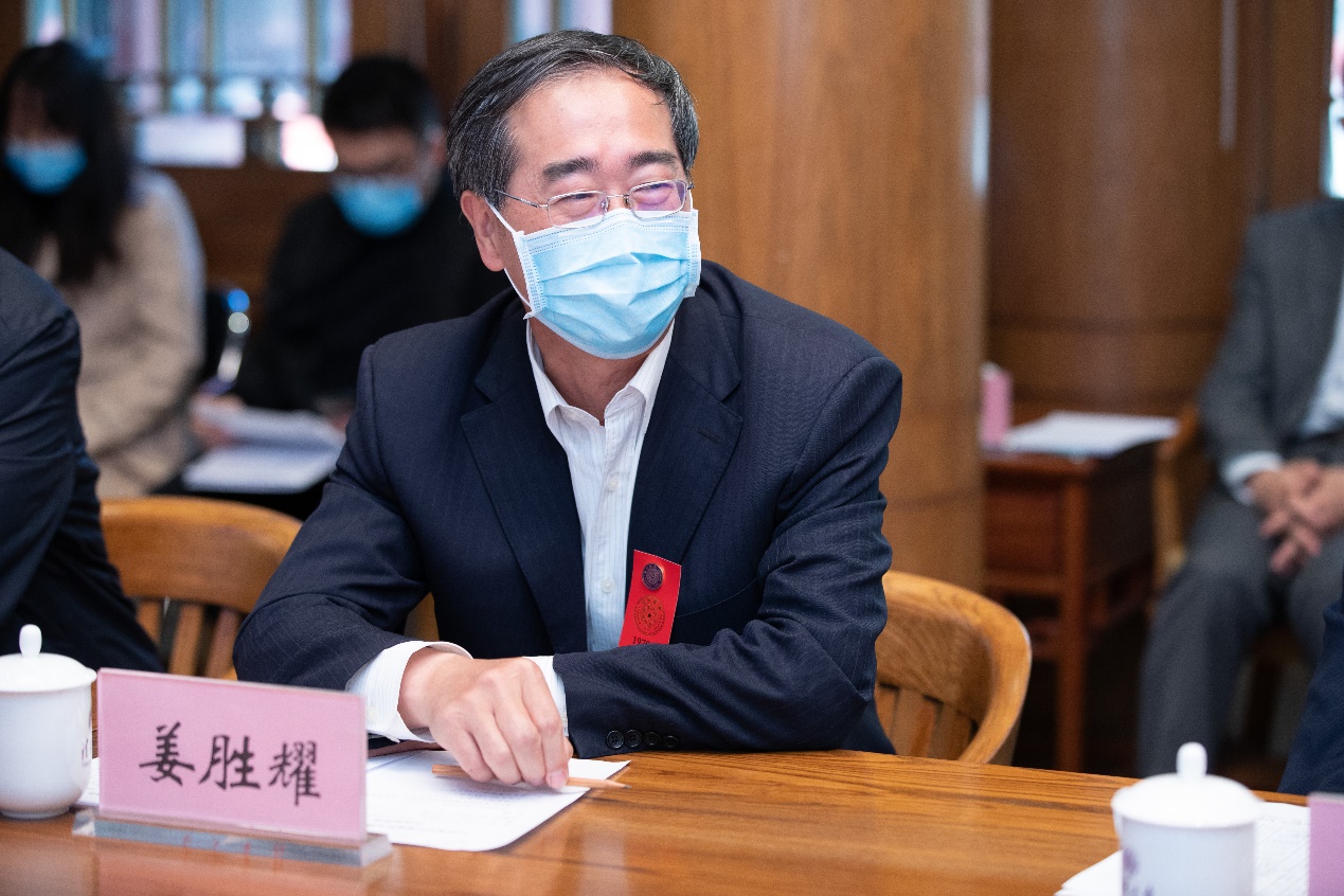 2025新澳门开门原料免费