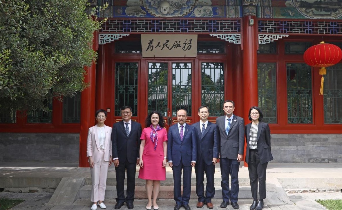 2025新澳门开门原料免费