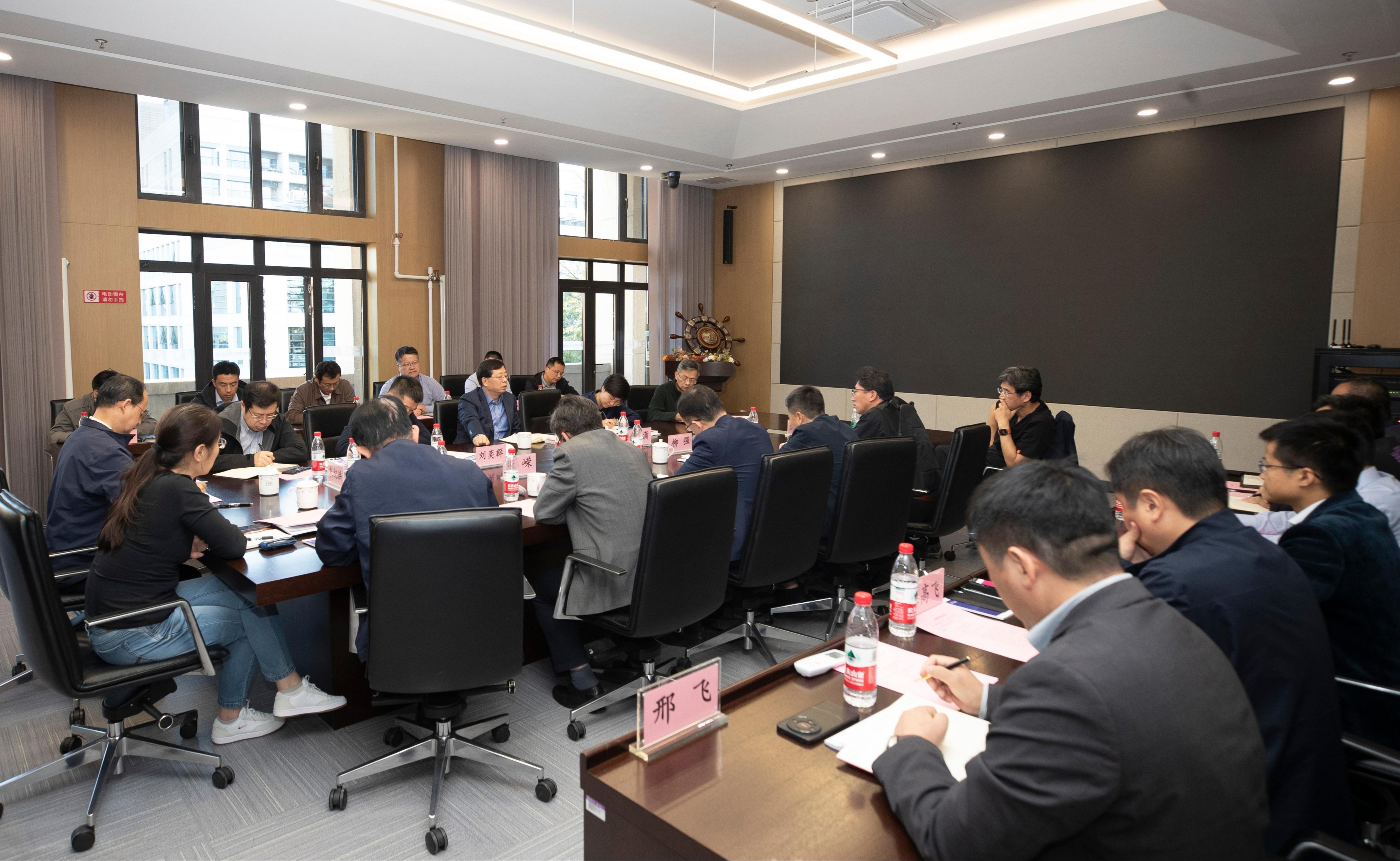 2025新澳门开门原料免费
