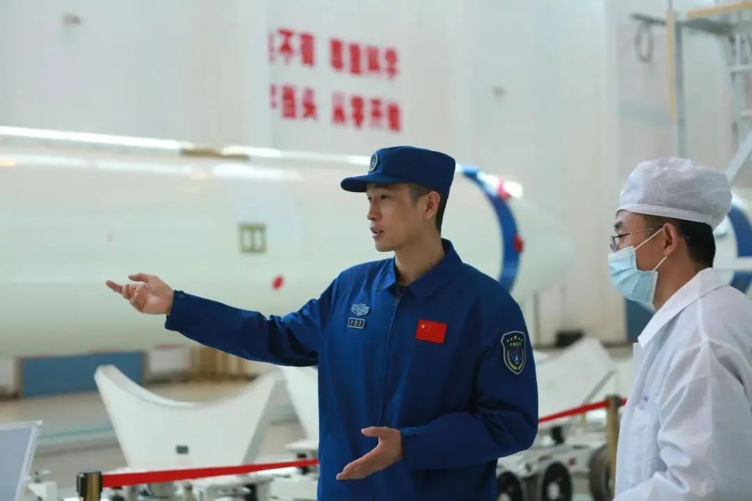 2025新澳门开门原料免费