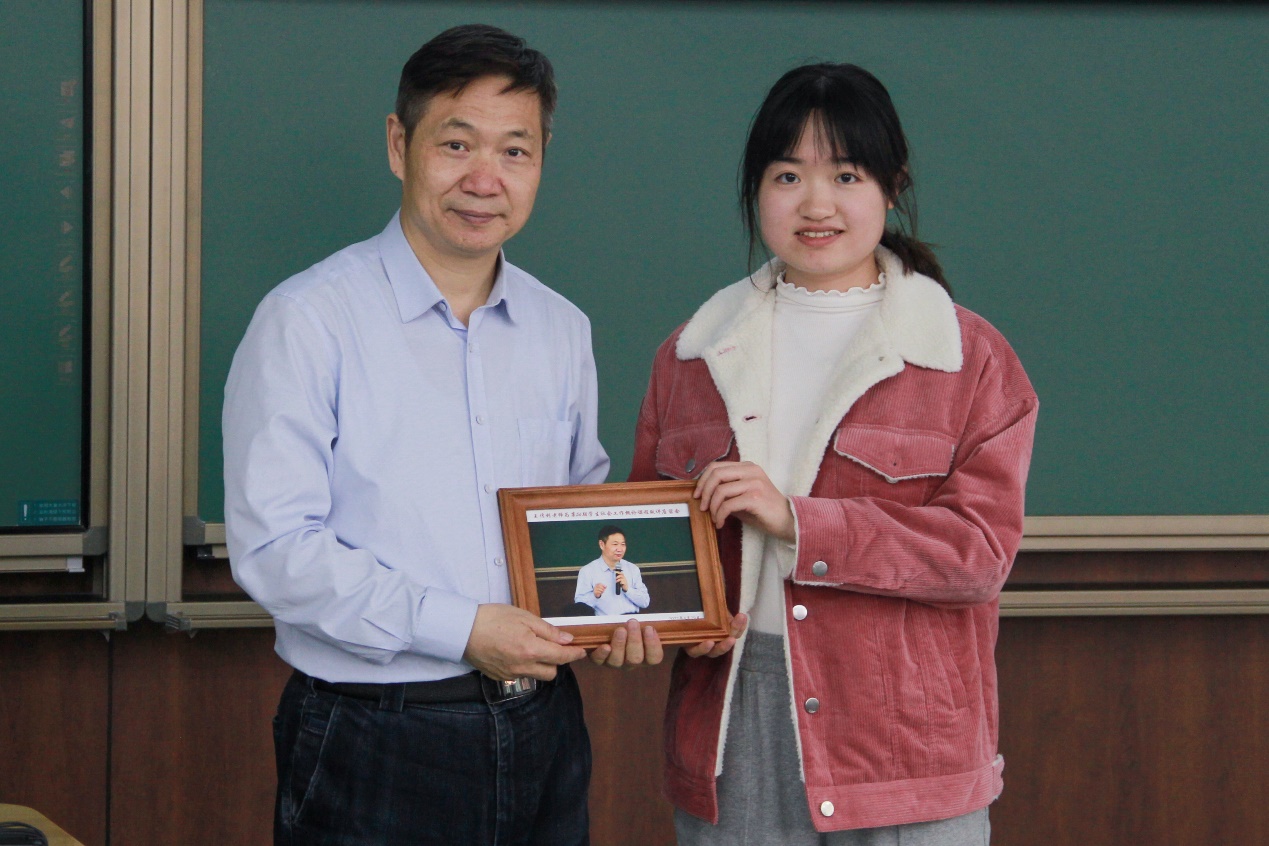 2025新澳门开门原料免费