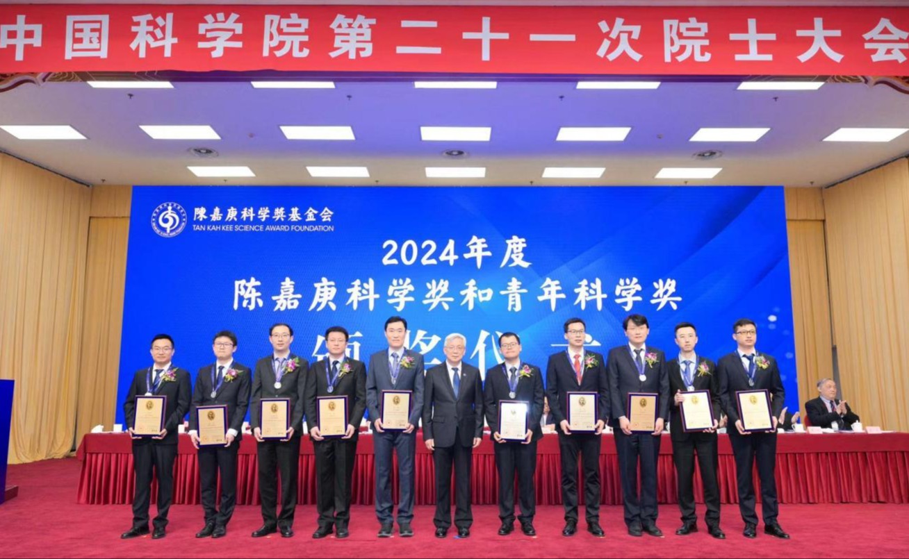 2025新澳门开门原料免费