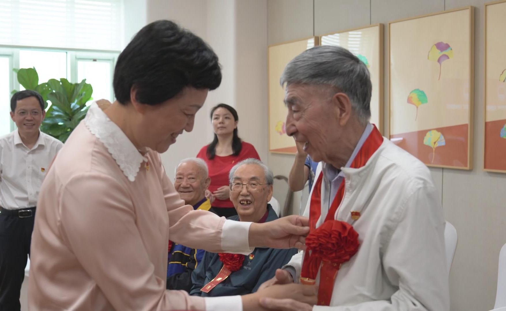 2025新澳门开门原料免费
