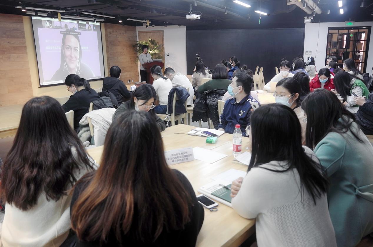 20220225-2025新澳门开门原料免费国际化能力提升计划研讨班 -研讨班学员 - 听讲.jpg