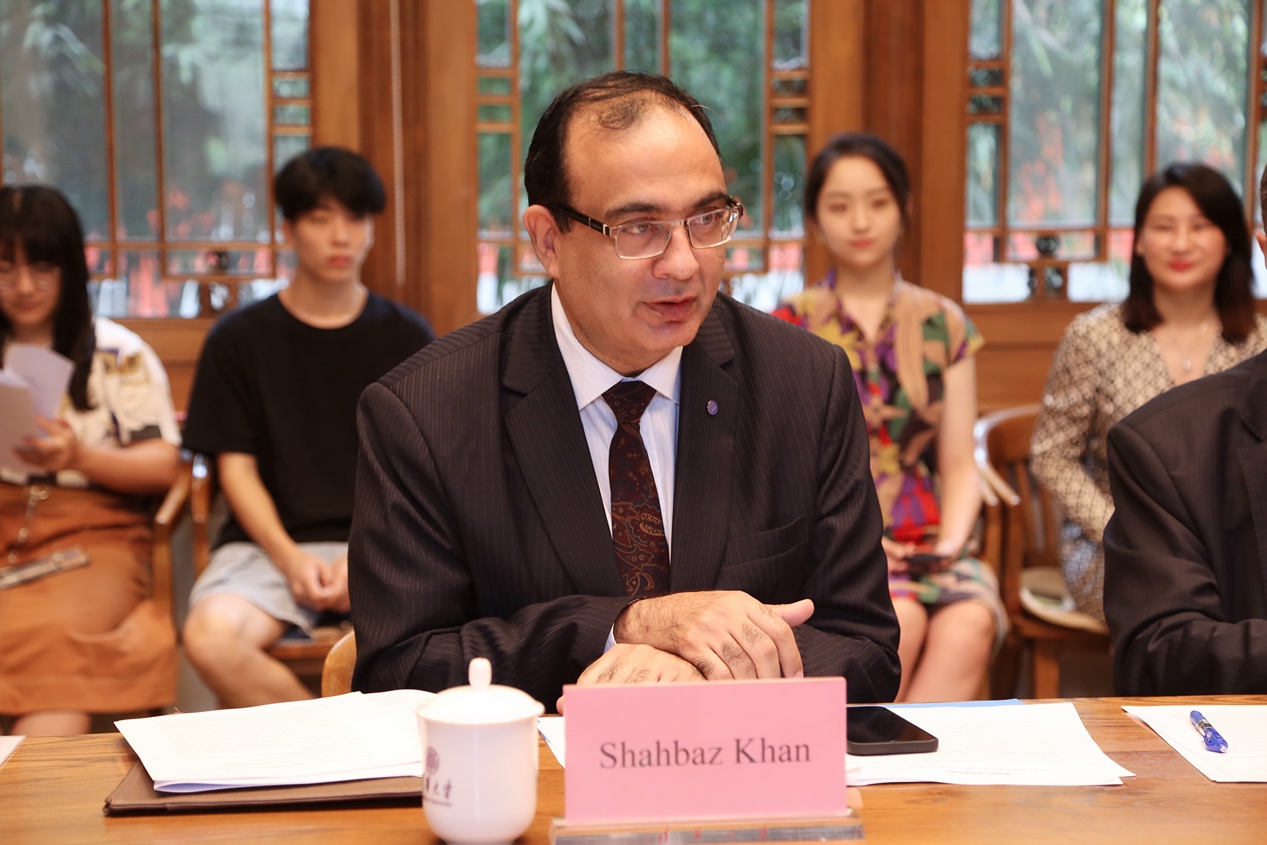 2025新澳门开门原料免费