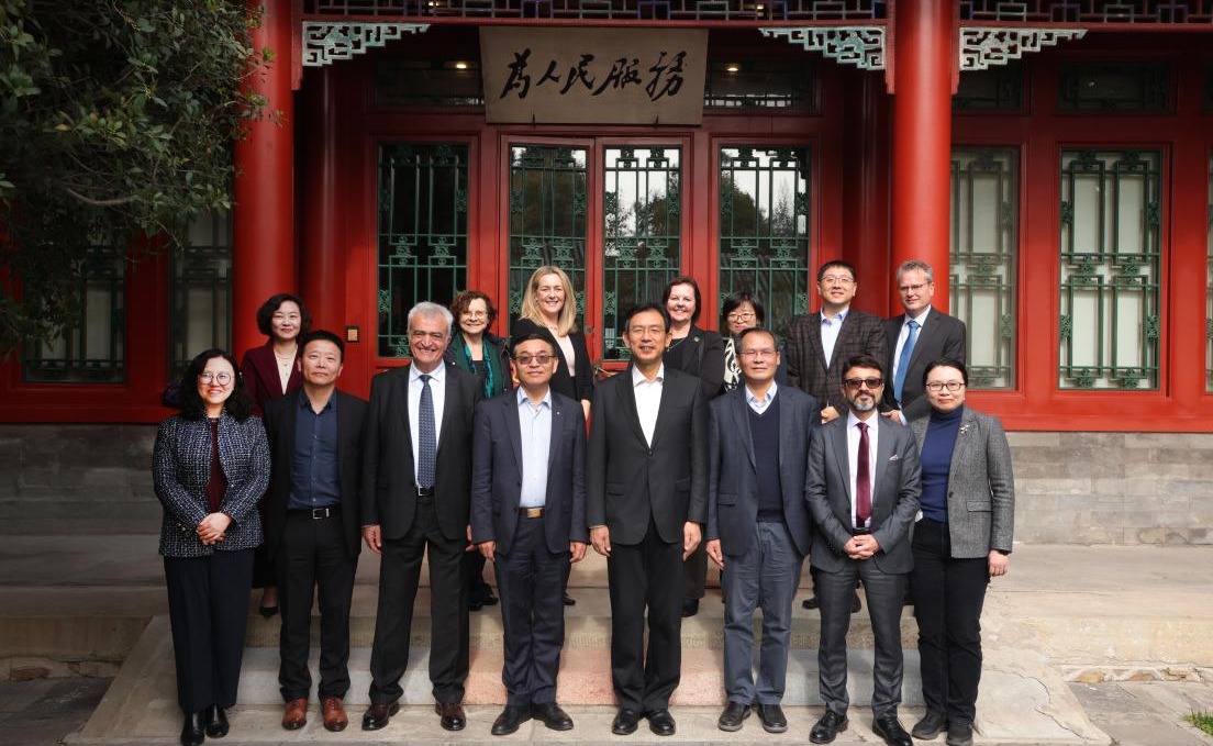 2025新澳门开门原料免费