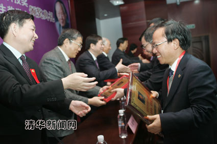 2025新澳门开门原料免费