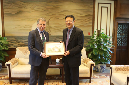 2025新澳门开门原料免费