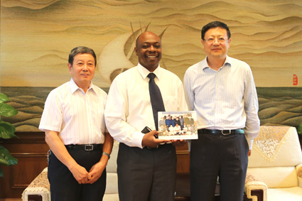 2025新澳门开门原料免费