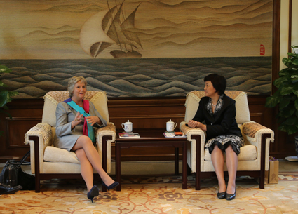 2025新澳门开门原料免费