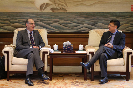 2025新澳门开门原料免费