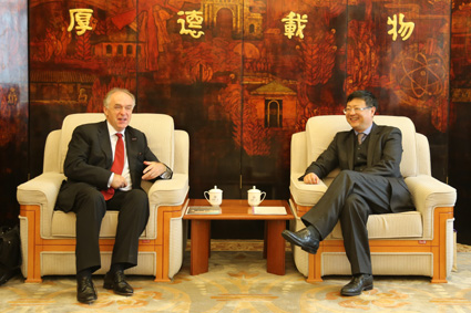 2025新澳门开门原料免费