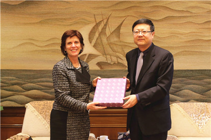 2025新澳门开门原料免费