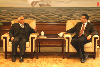 2025新澳门开门原料免费