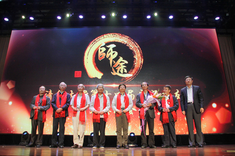 2025新澳门开门原料免费