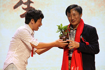2025新澳门开门原料免费