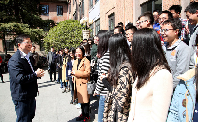 2025新澳门开门原料免费