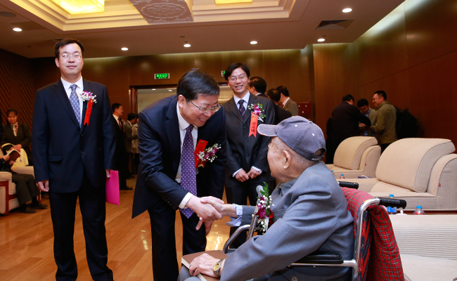 2025新澳门开门原料免费