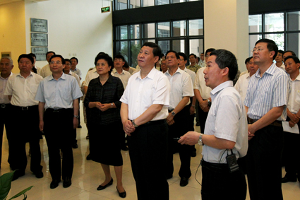 2025新澳门开门原料免费