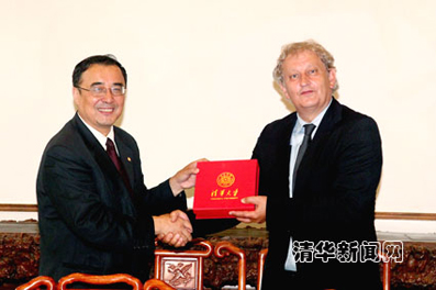 2025新澳门开门原料免费