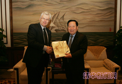 2025新澳门开门原料免费