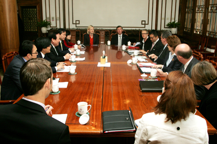 2025新澳门开门原料免费