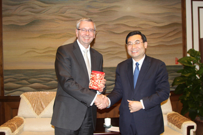 2025新澳门开门原料免费