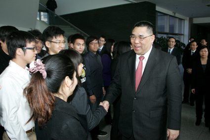 2025新澳门开门原料免费