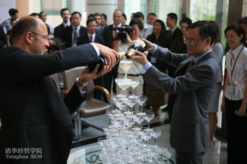 2025新澳门开门原料免费