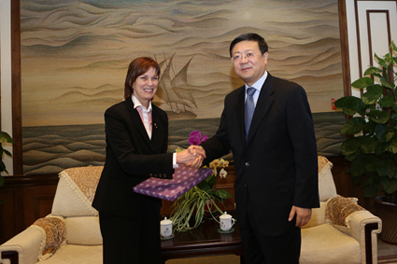 2025新澳门开门原料免费