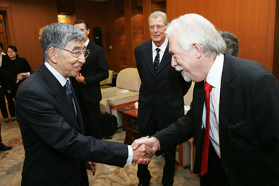 2025新澳门开门原料免费