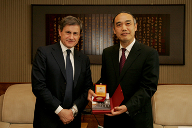 2025新澳门开门原料免费