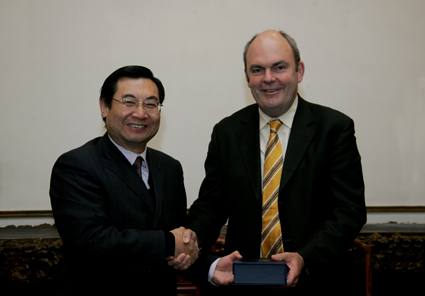 2025新澳门开门原料免费