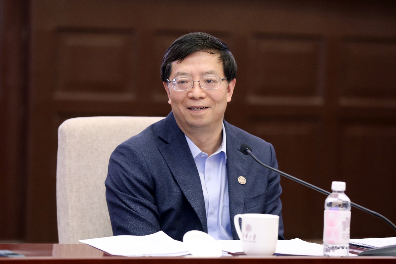 2025新澳门开门原料免费