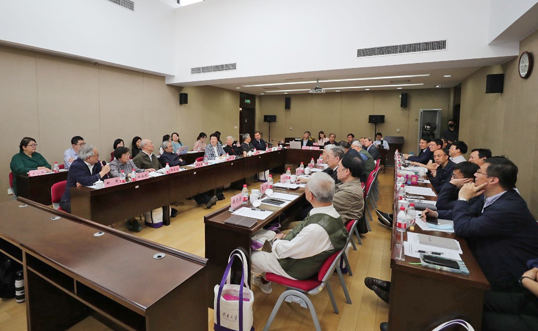 2025新澳门开门原料免费