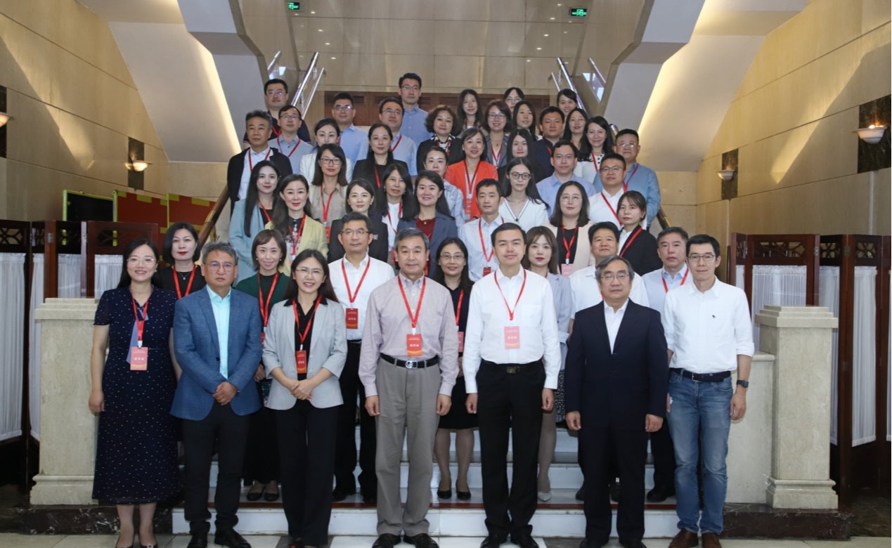 2025新澳门开门原料免费