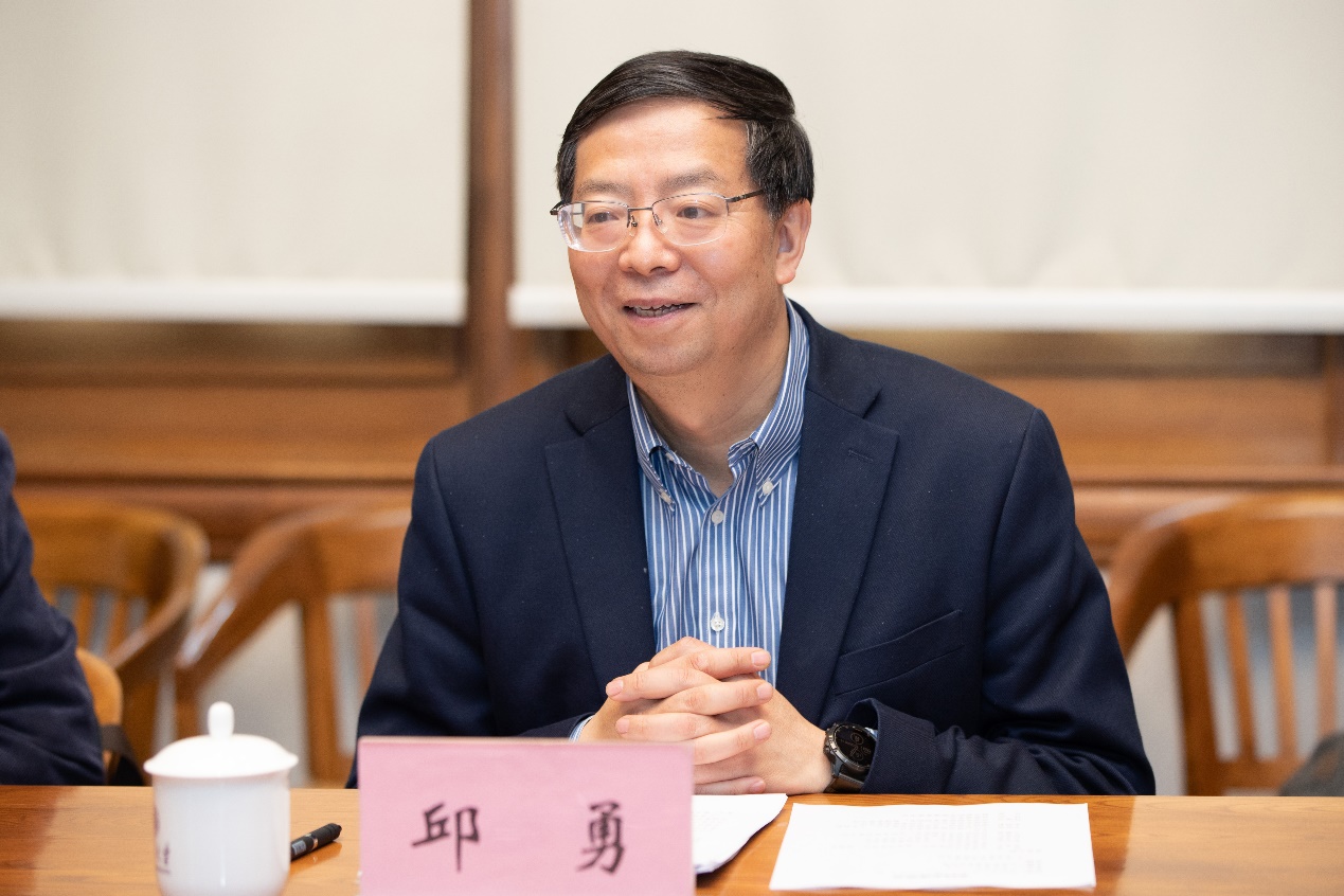 2025新澳门开门原料免费