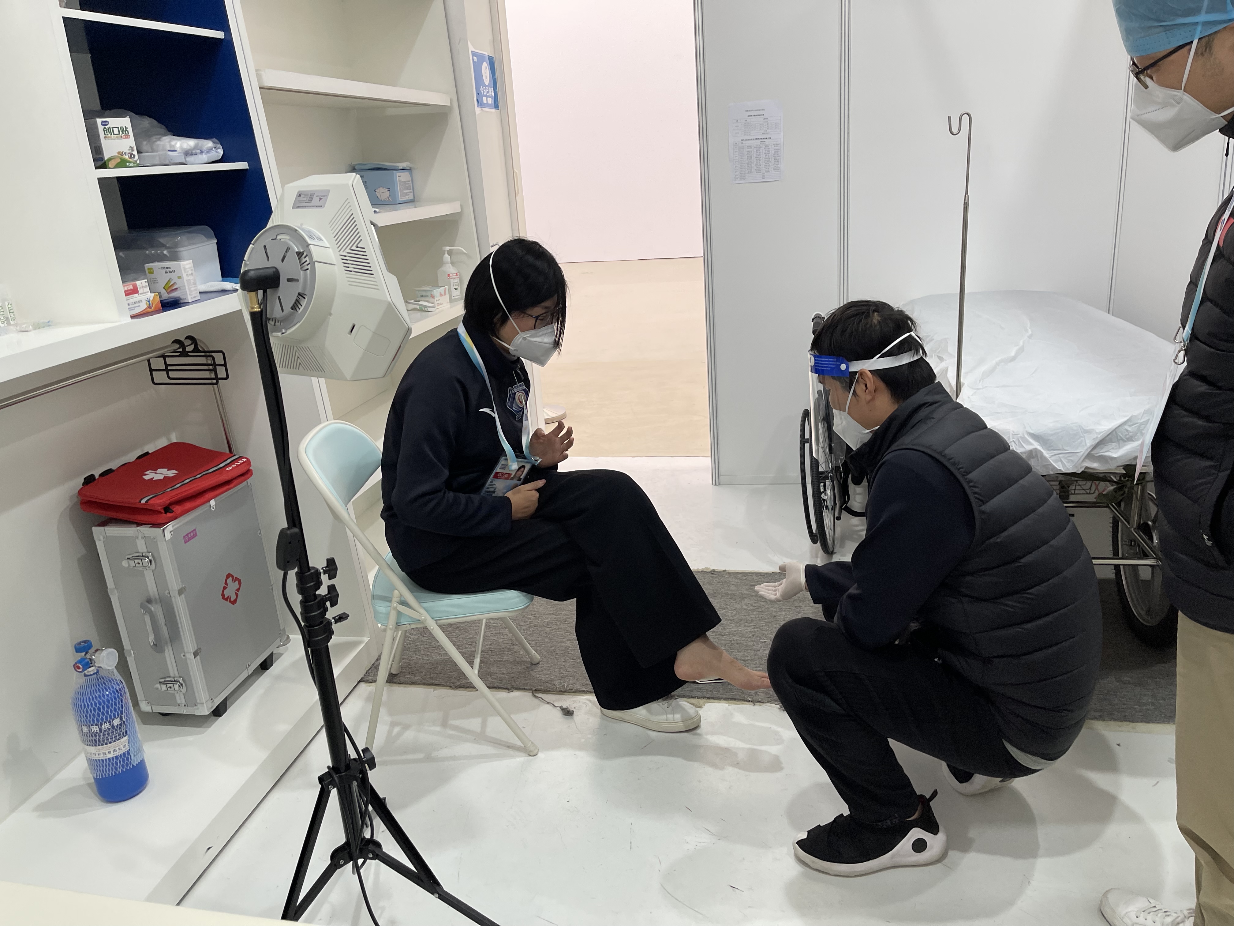 20111020-医院供图-医院供图-医疗保障队员工作场景 (3)jpg 20111020-医院供图-医院供图-医疗保障队员工作场景 (3)jpg