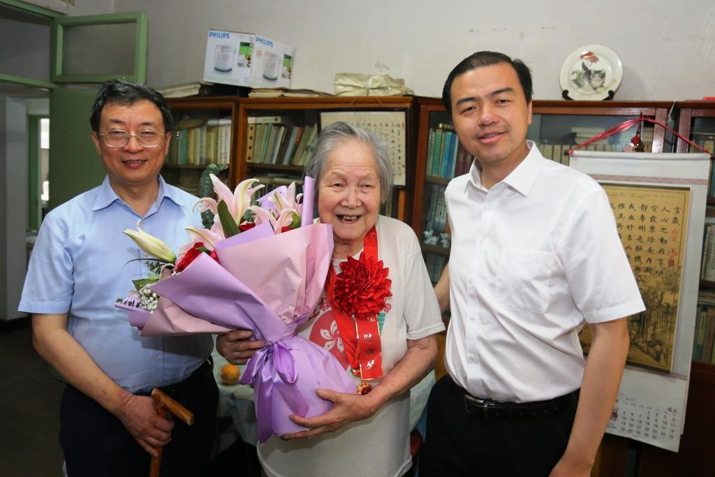 2025新澳门开门原料免费