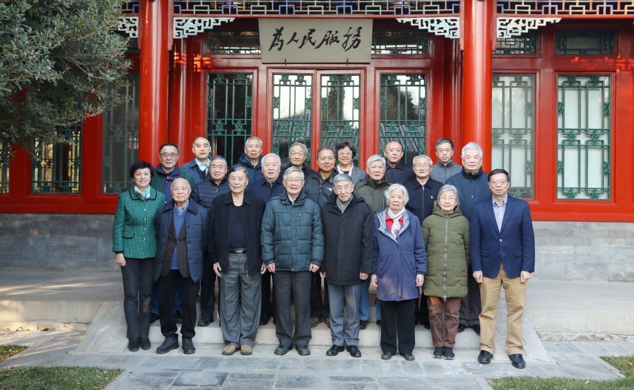 2025新澳门开门原料免费