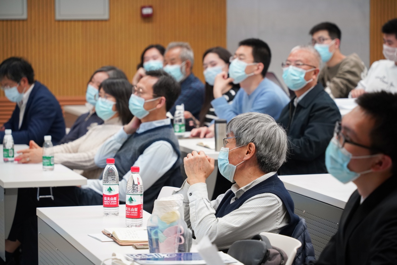 2025新澳门开门原料免费