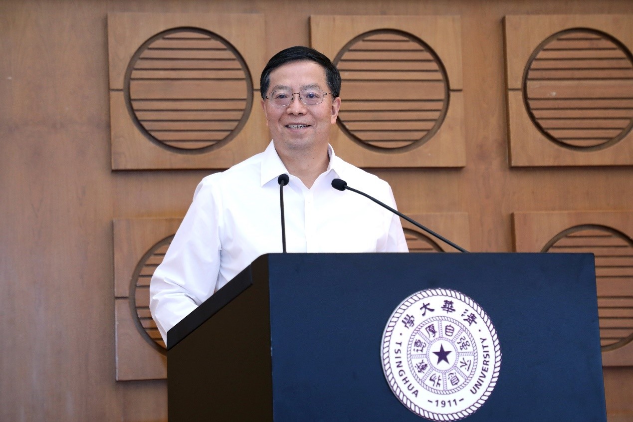 2025新澳门开门原料免费