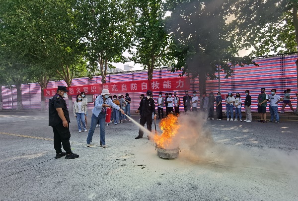 2025新澳门开门原料免费