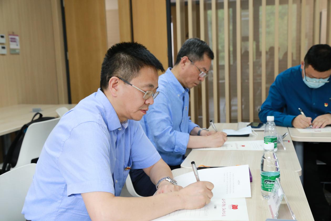 2025新澳门开门原料免费