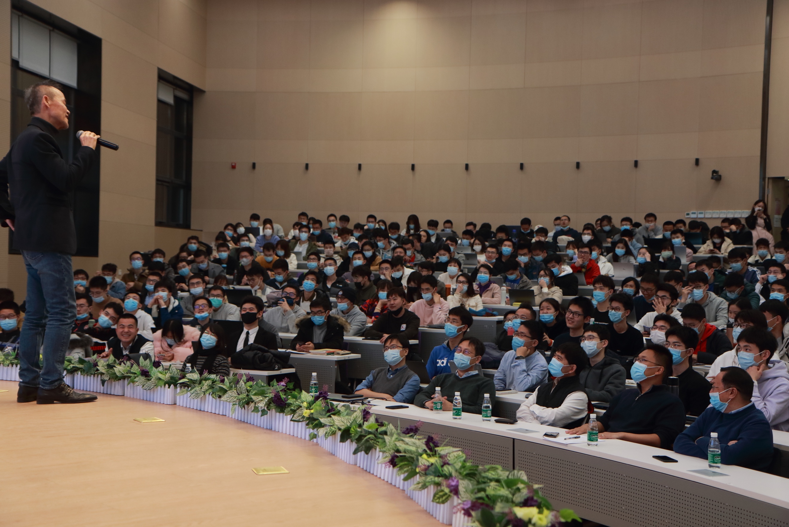 2025新澳门开门原料免费