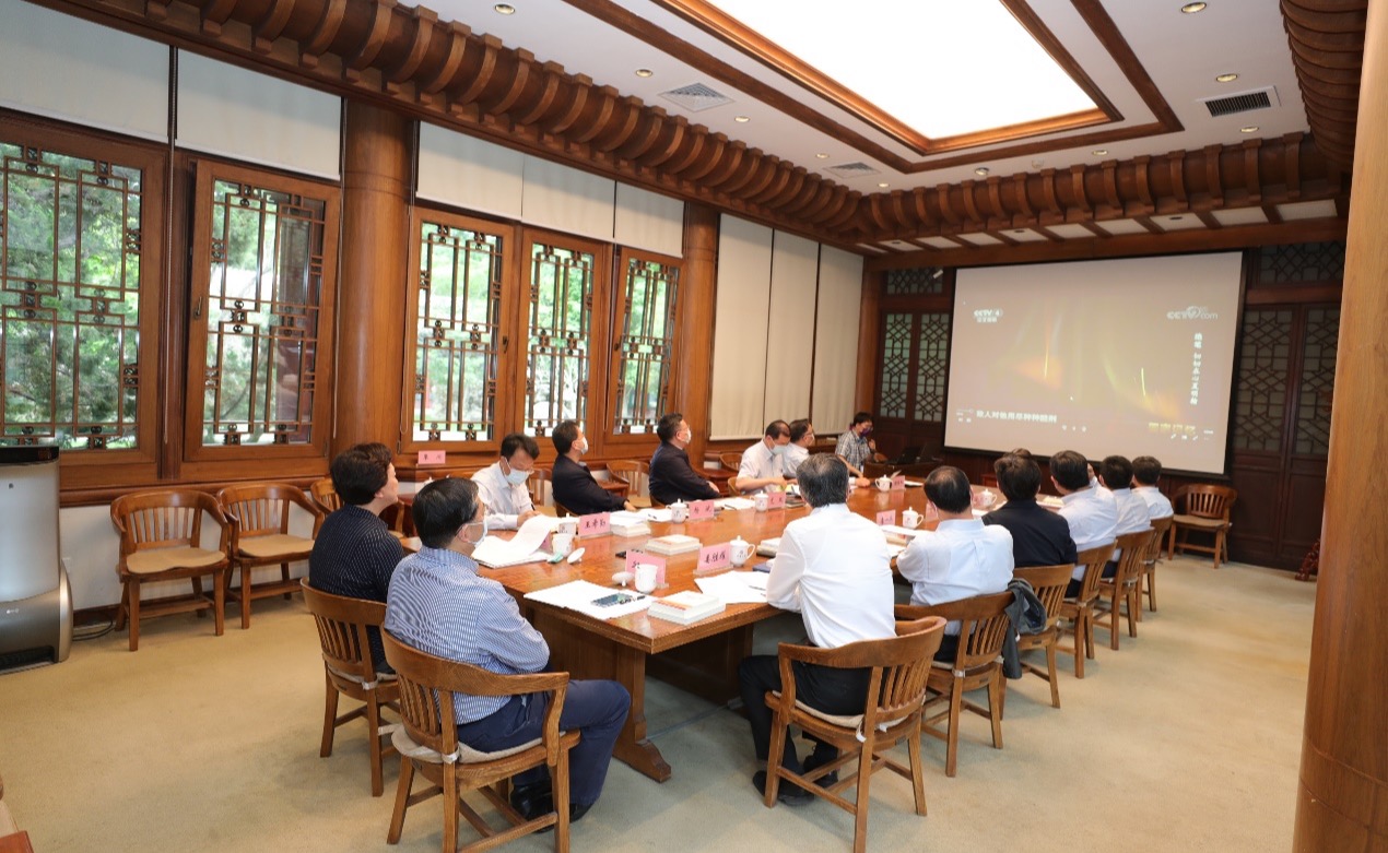 2025新澳门开门原料免费